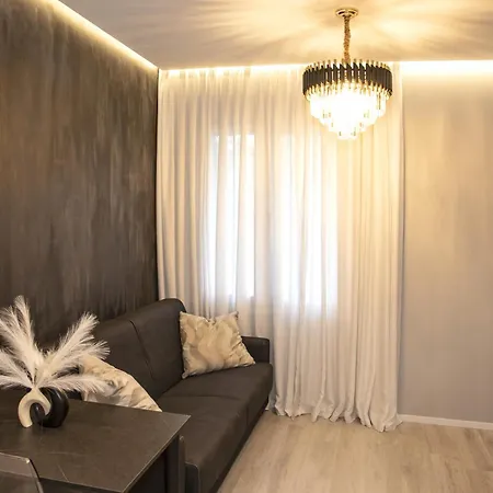 アパート The Three Diamonds - *