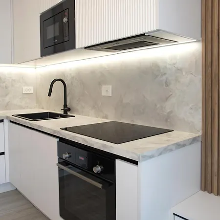 The Three Diamonds - アパート チェゼナーティコ