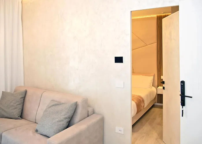 The Three Diamonds - * Cesenatico